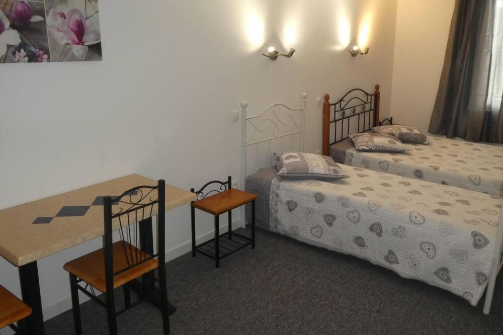Etanit ! Etape Calme Et Parking Velo, Bicycle - Connection Tous A 1Mn Bus,Train Et Aeroport - Plein Centre De Beziers Pour Visiter,Manger - Chambres Climatisees, Spacieuses Amenagees Pour Singles, Couple, Et Ou Familles - Consigne Et Petit Dej En Plu Béziers Exterior foto